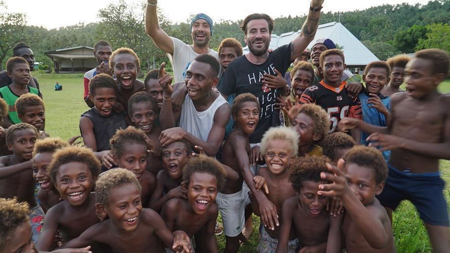 World Party: Το ταξίδι συνεχίζεται στην Παπούα Νέα Γουινέα (trailer)