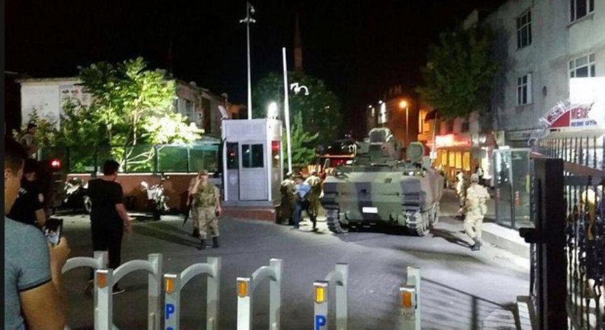 Στρατιωτικό πραξικόπημα στην Τουρκία: Ο στρατός και τανκς στους δρόμους!