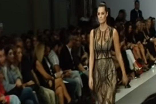 Η Μαρία Κορινθίου σε ρόλο μοντέλου! (video)