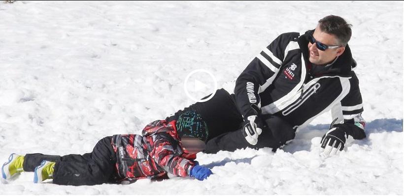 Γιώργος Λιάγκας: Κάνει σκι με τον γιο του στις Άλπεις! (video)