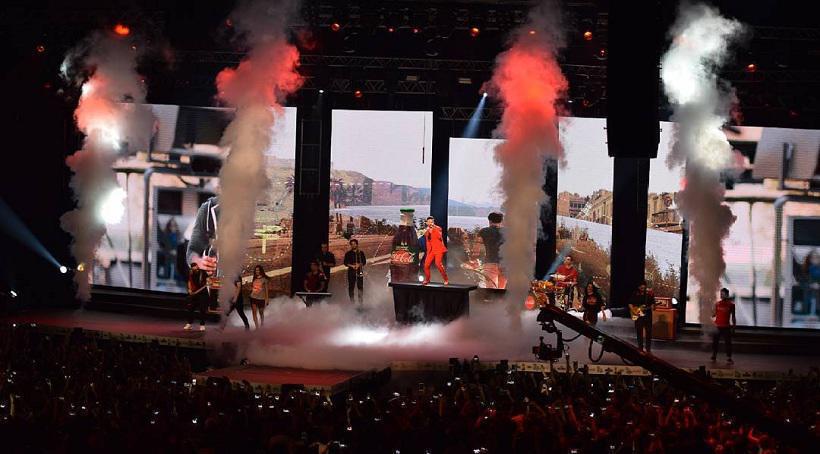 MAD VMA 2017: Onirama ft Σάκης Τανιμανίδης – Κλείσε Τα Μάτια