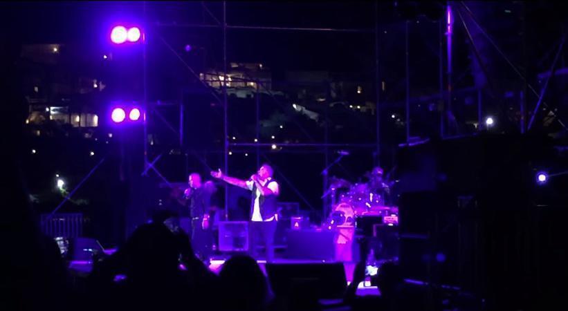 Αντώνης Ρέμος-Έρος Ραμαζότι: Χαμός στη συναυλία του καλοκαιριού! (pics-vids)