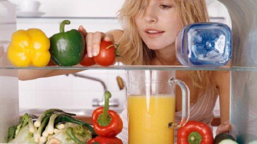 Τέσσερις τροφές που ΑΠΑΓΟΡΕΥΕΤΑΙ να μπαίνουν στο ψυγείο