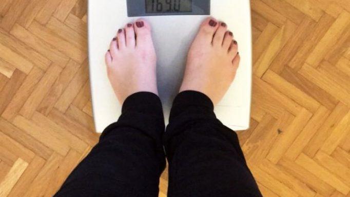 Ελληνίδα ηθοποιός ανέβηκε στη ζυγαριά κι έδειξε 169 κιλά!