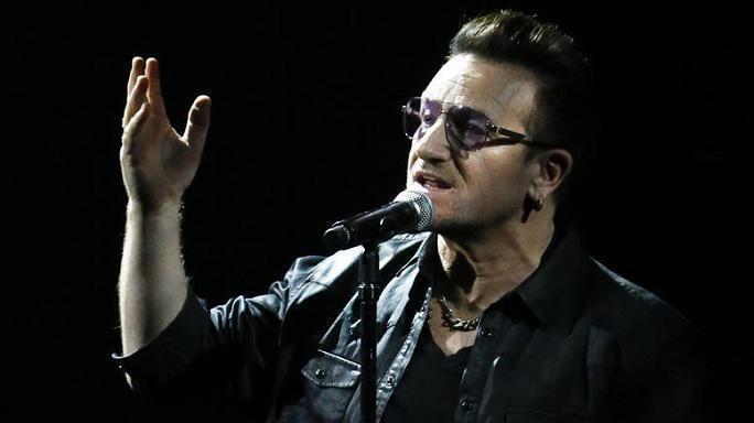 Έχασε την φωνή του ο Bono και διακόπηκε η συναυλία!