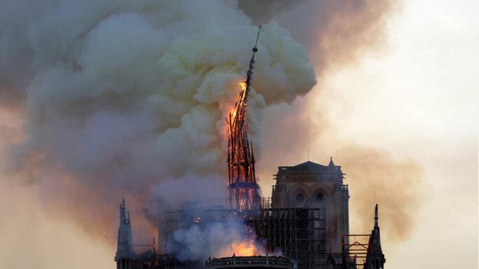Σοκ σε όλο τον κόσμο: Στις φλόγες η Παναγία των Παρισίων! (pics-vids)