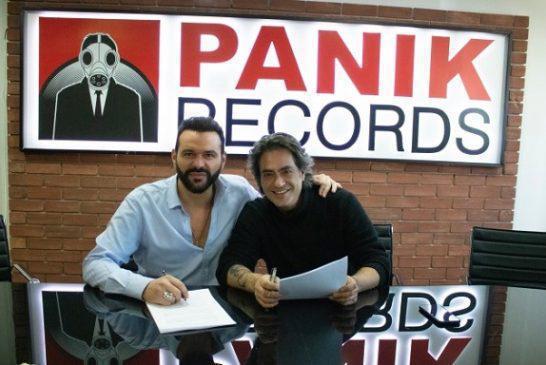 Ο Διονύσης Σχοινάς στην οικογένεια της Panik Records!