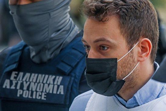 Γλυκά Νερά: Έξω φρενών ο Μπάμπης Αναγνωστόπουλος – Θα στείλει εξώδικο σε εκδοτικό οίκο