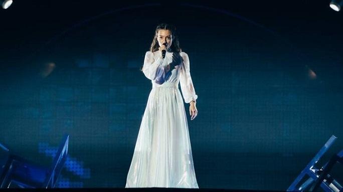 Eurovision 2022: H εντυπωσιακή εμφάνιση της Amanda με το «Die Together»