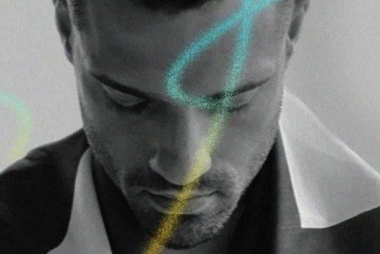 Κωνσταντίνος Αργυρός – «Είναι που Ακόμα Σ’ Αγαπώ»: Η νέα του επιτυχία από το πολυπλατινένιο album «22»