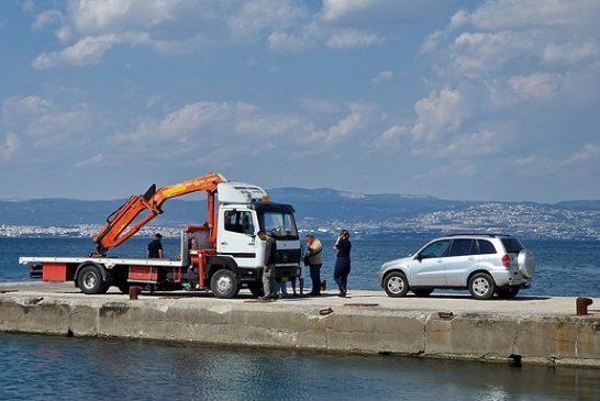 Θρίλερ στη Θεσσαλονίκη! Δύο νεκροί από πτώση αυτοκινήτου στη θάλασσα – Βρέθηκαν δεμένοι με χειροπέδες