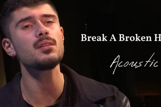 Eurovision 2023: Ο Andrew Lambrou ερμηνεύει την ακουστική εκδοχή του «Break A Broken Heart»