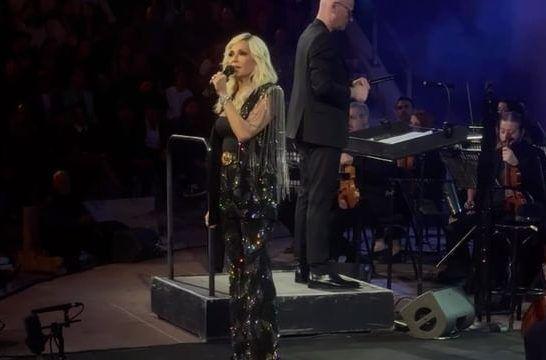 Άννα Βίσση: Το τραγούδι που αφιέρωσε στη Μαίρη Χρονοπούλου στη χθεσινή συναυλία