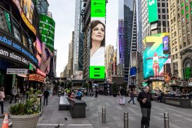 Η Χάρις Αλεξίου σε billboard στην Times Square στη Νέα Υόρκη!